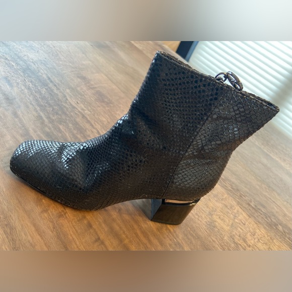 Franco Sarto Women’s Marquee Black Ankle Boot Size 6 - Picture 14 of 15
